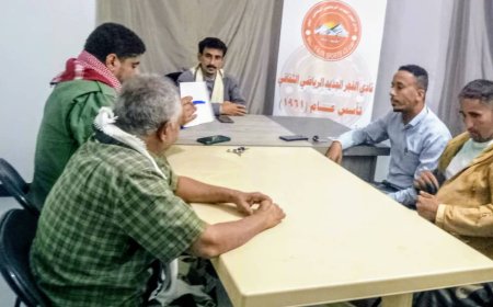 إدارة نادي الفجر الجديد تعقد إجتماعها الدوري لتقييم الأداء السابق ومناقشة خطة عملها في المرحلة القادمة