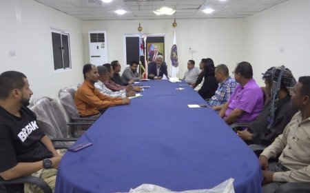 فريق التوجيه والرقابة الرئاسي يعقد اجتماعا استثنائيا مع الهيئة التنفيذية للقيادة المحلية للمجلس الانتقالي الجنوبي في لحج