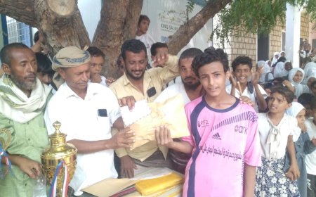 مدرسة دهل أحمد بزنجبار تختتم الدوري المدرسي بتتويج الصف السادس بطلاً للبطولة