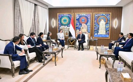 رئيس مجلس القيادة يستقبل سفيرتي الجمهورية الفرنسية والمملكة المتحدة والقائم باعمال سفارة الولايات المتحدة