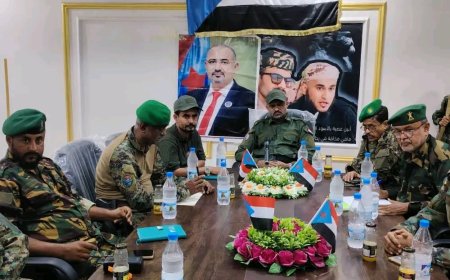 العميد السيد يترأس اجتماعاً بقيادات الحزام الأمني في أبين ويؤكد وقوفه الكامل مع القيادة الجنوبية ويشدد على رفع الجاهزية