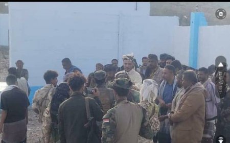 رفع أعلام دولة الجنوب العربي على المرافق الحكومية بمديرية الوضيع بأبين 