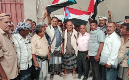 الأمين العام الائتلاف الوطني بأبين وركن التوجيه المعنوي لمحور أبين يزور الاعتصام المفتوح لأبناء المنطقة الوسطى