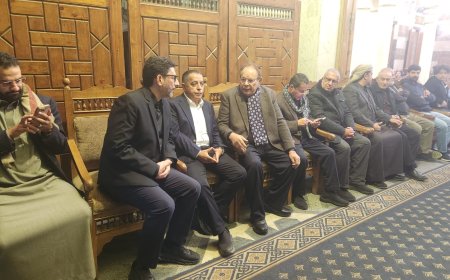 الرئيس علي ناصر محمد يقدم واجب العزاء في اللواء صالح عبدالله عبدالسلام صبرَة بالقاهرة