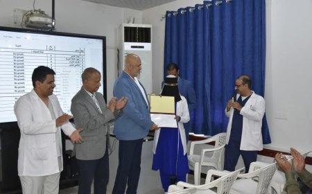 محافظ تعز يكرِّم فريق الجودة ومكافحة العدوى بمركز القلب تقديرًا لإنجازاتهم الطبية