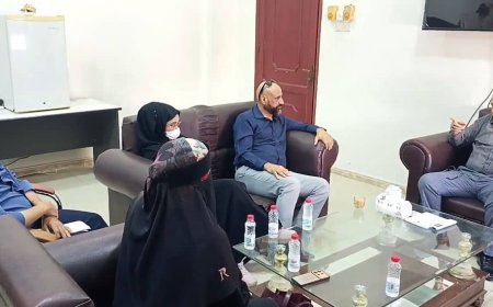 مدير صحة عدن يؤكد أهمية تعزيز الشراكة بين القطاعين العام والخاص لتحسين جودة الرعاية الصحية