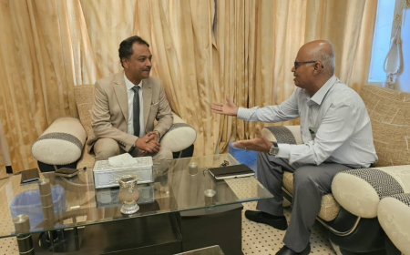 باعوم يبحث مع مدير ضرائب وادي حضرموت إعادة ترتيب النظام الضريبي ووقف الهدر