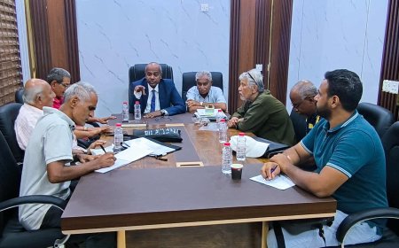 إتحاد الرياضات المائية يستكمل ترتيبات بطولة عدن 13 للسباحة في المياه المفتوحة