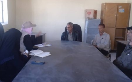 مدير إدارة التربية بمديرية الضالع يلتقي بضابط الشكوى بقسم المتابعة بمنظمة صناع النهضة