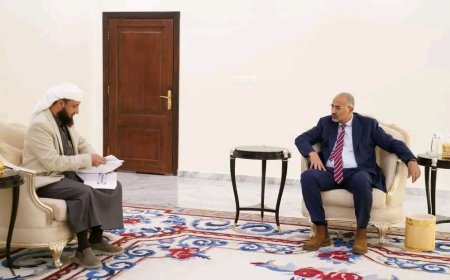 الرئيس الزُبيدي يشدد على دور وزارة الأوقاف في تحصين المجتمع ونشر ثقافة التسامح والوسطية والاعتدال