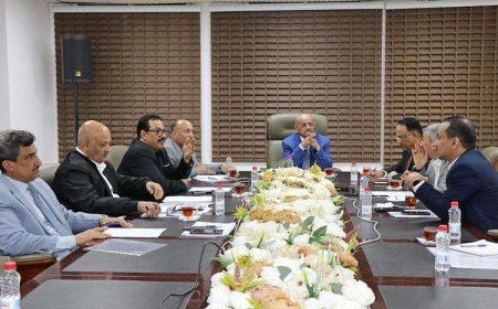 اعتماد ملياري دولار لتمويل واردات السلع والخدمات عبر البنك المركزي بعدن