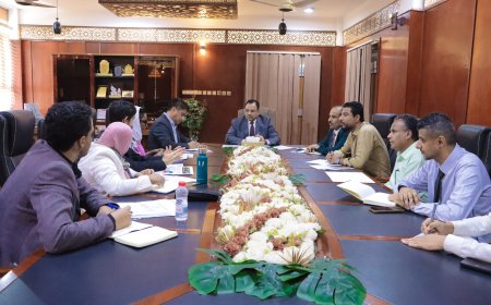 الوزير السقطري يبحث مع نائب مدير برنامج الغذاء العالميWFP في بلادنا دعم مشاريع القطاعين الزراعي والسمكي في ظل التحديات المناخية