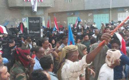 إصرار شعبي متجدد.. أبناء الحوطة وتبن بلحج يدعون الرئيس الزُبيدي لإعلان دولة الجنوب العربي