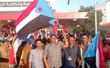 مجلس الحراك المدني بعدن ينضم للاعتصام المفتوح المطالب بالاستقلال