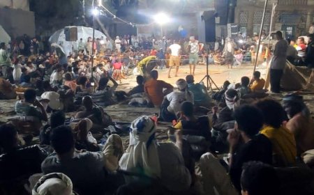 انتقالي الحوطة ينظم مهرجانا جماهيريا حاشدا في ساحة الحرية والاستقلال بالمديرية