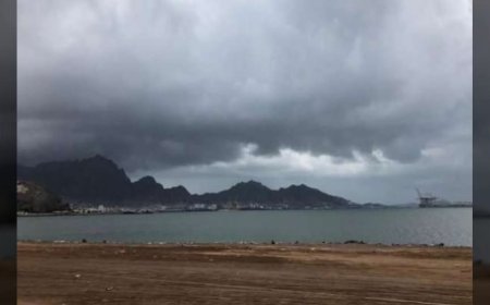 منخفض جوي عميق يهدد الجزيرة العربية واليمن.. تفاصيل الحالة الجوية المتوقعة