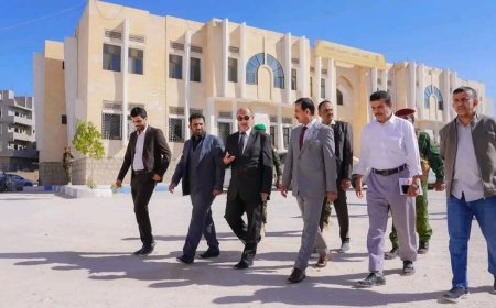 المحافظ بن الوزير يدشّن امتحانات الفصل الدراسي الأول بجامعة شبوة ويؤكد استمرار دعم التعليم العالي