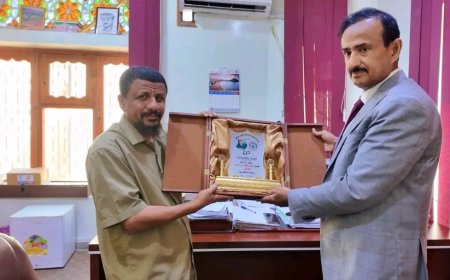 درع الوفاء والإنسانية للعام 2025م يُمنح لمحافظ شبوة عوض بن الوزير