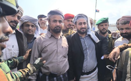 الشيخ منير الجعدي يشارك الوفود في فعالية ساحة العروض ويبارك الحضور الشعبي