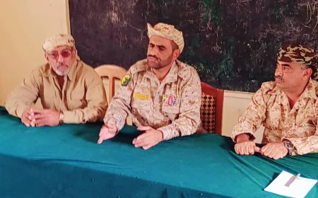 اللواء مرصع يلتقي بقيادة وضباط اللواء 123 مشاة ويؤكد دعم إعادة تفعيل دوره