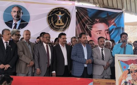 مخيم الاعتصام المفتوح بزنجبار يشهد مشاركة واسعة لقيادات السلطة المحلية بالمحافظة والمديريات