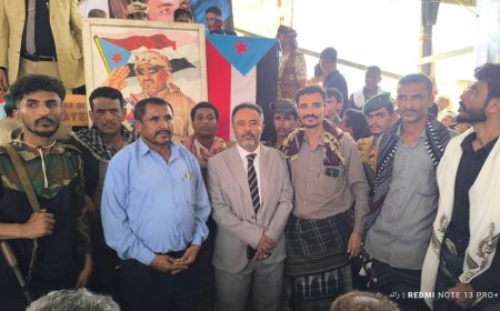 رئيس تنفيذية انتقالي أحور ومدير المديرية وقيادات عسكرية وأمنية يشاركون في الاعتصام المفتوح بأبين