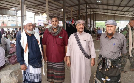 مشائخ ووجهاء خنفر ينضمون إلى الاعتصام المفتوح في أبين