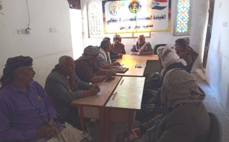 اللجان الاعتصام المفتوح لابناء المنطقة الوسطى تعقد اجتماعاً تشاورياً برئاسة رئيس مخيم الاعتصام