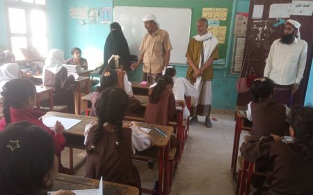 مدير مكتب التربية والتعليم بمديرية مودية يواصل زياراته الميدانية لمتابعة امتحانات الفصل الدراسي الأول