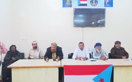 تنفيذية انتقالي سرار والسلطة المحلية تدعوان أبناء المديرية للاحتشاد في مخيم ساحة الاعتصام بزنجبار