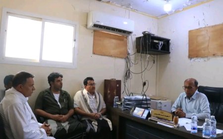 إتمام عملية الاستلام والتسليم بين المدير السابق والجديد لميناء نشطون بالمهرة