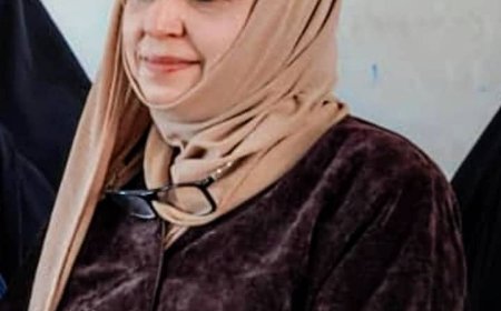 الأستاذة حياة نموذج قيادي ينهض بالعملية التعليمية رغم الظروف الاستثنائية