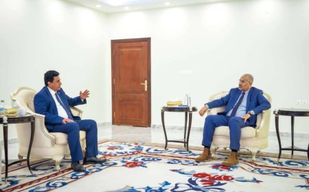 الرئيس الزُبيدي يطّلع على سير عمل الأمانة العامة لمجلس الوزراء