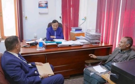 المحافظ بن الوزير يطّلع على أوضاع مديرية مرخة العليا ويؤكد رفع مستوى الأداء وتحسين الخدمات وتعزيز الاستقرار