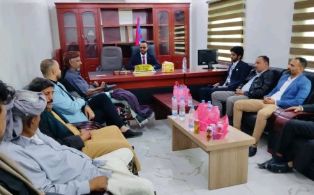 إتمام عملية الاستلام والتسليم بين المدير العام السلف والخلف لميناء شحن البري بالمهرة