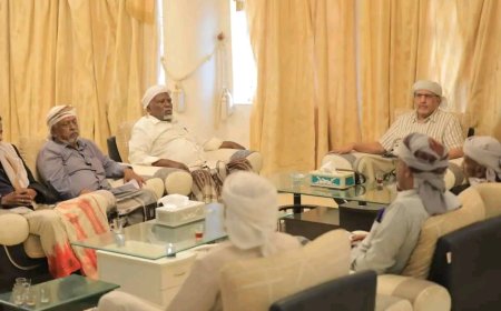 الكثيري يلتقي شيوخ وأعيان قبيلة آل نوبة والبحرية بوادي حضرموت