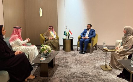 البرنامج السعودي لتنمية وإعمار اليمن يبحث تعزيز التعاون مع وزارة الأشغال العامة في منتدى الإسكان العربي بقطر.