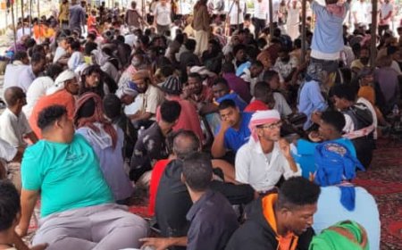 لليوم الحادي عشر على التوالي.. إقبال جماهيري واسع على مخيم الاعتصام المفتوح بالمكلا واللجنة الصحية تؤكد استقرار الوضع الصحي