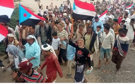 زحف أبناء مديرية سرار للمشاركة في الاعتصام المفتوح بعاصمة المحافظة زنجبار ..تجسيدا لمدد يافع من اجل الجنوب