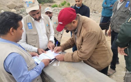 مدير عام المسيمير يشرف على توقيع محاضر الاستلام الإبتدائي لمقاولي الطرق الزراعية