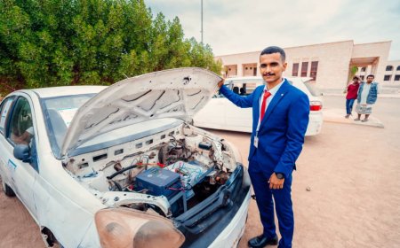 خريجو هندسة عدن يحوّلون سيارة بنزين إلى كهربائية ذكية بالكامل