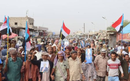 تواصل التظاهرات الشعبية في المحفد بأبين المطالبة بإعلان دولة الجنوب العربي