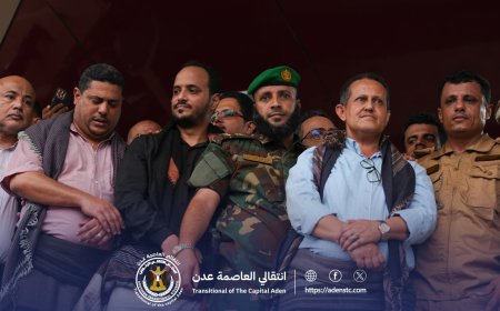 برفقة قيادات أمنية ومحلية.. المقدم كمال الحالمي يشارك موكب أبناء ردفان القادمين إلى ساحة العروض بعدن