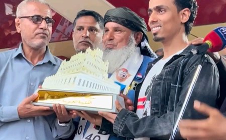 ساحة الاعتصام المفتوح بالعاصمة عدن تحتضن فعالية تكريم كوادر القوات الجوية والدفاع الجوي الجنوبي