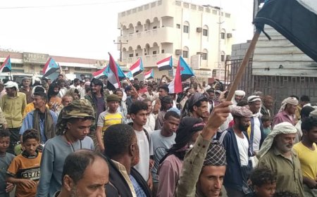 زنجبار.. إنضمام المئات من معارضي الانتقالي الجنوبي إلى صفوف الثورة بعد السيطرة على حضرموت