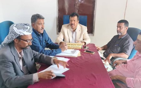 بتوجيهات المحافظ ابن الوزير.. لجنة المناقصات العامة بمديرية رضوم تقر وثائق المشاريع التي سوف تعلن للمناقصة