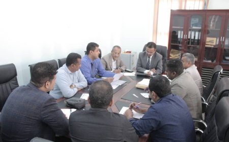 الأمين العام لمحلي حضرموت يرأس لقاء لمناقشة الخطة التنفيذية للمؤسسة المحلية للمياه لمواجهة تحديات الصيف القادم 