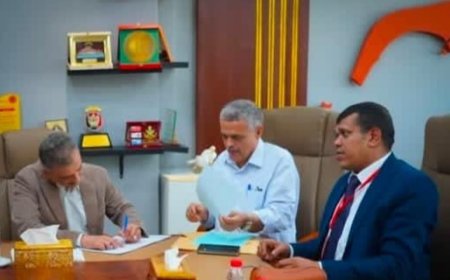 محافظ عدن يوقّع اتفاقية بناء الدور الرابع بكلية طب الأسنان - جامعة عدن