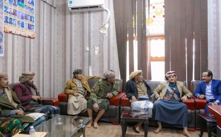 المحافظ بن الوزير يطّلع على أوضاع منطقة خورة ويشيد باصطفاف أبنائها لتعزيز الاستقرار