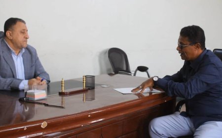 الأمين العام للمجلس المحلي بأبين يبحث ويناقش آليات دعم وتنفيذ المشاريع التنموية مع مدير عام مكتب التخطيط